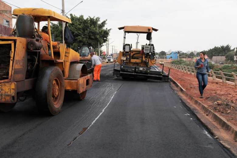 Serviço exigiu a utilização de 300 toneladas de massa asfáltica