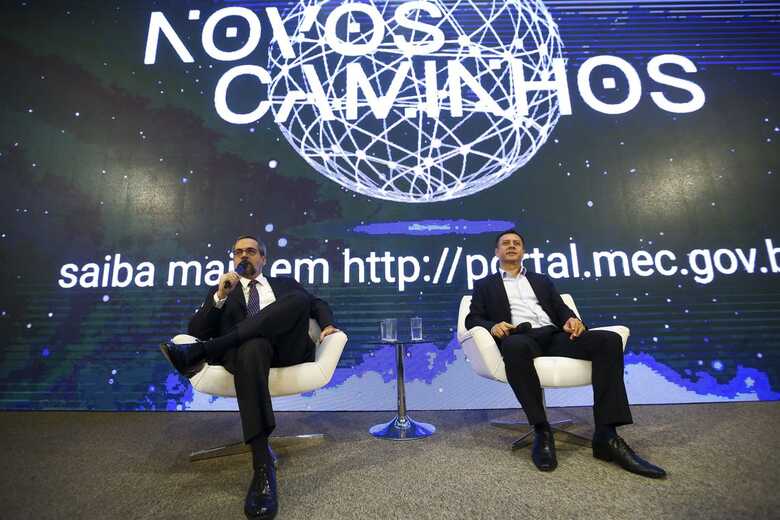 Ministro da Educação, Abraham Weintraub e secretário de Educação Profissional e Tecnológica, Ariosto Antunes Culau, respectivamente