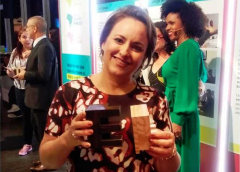 Jaqueline Machado recebeu o pr&ecirc;mio em S&atilde;o Paulo nessa segunda-feira (28)