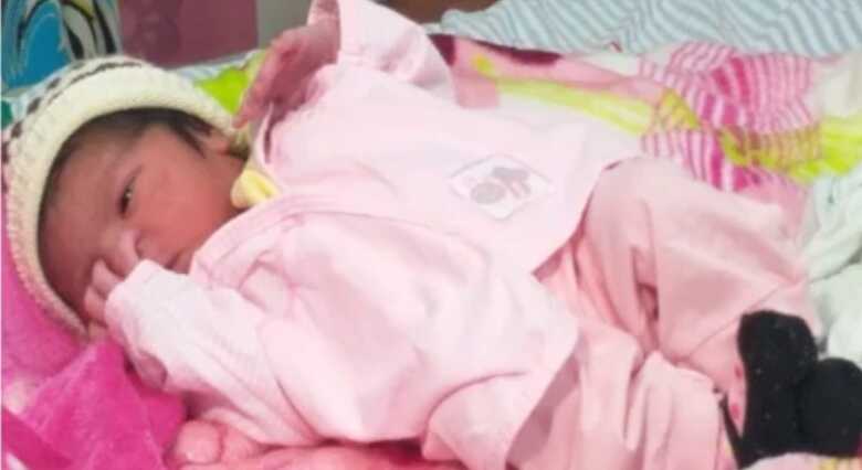 Evelyn nasceu prematura de oito meses