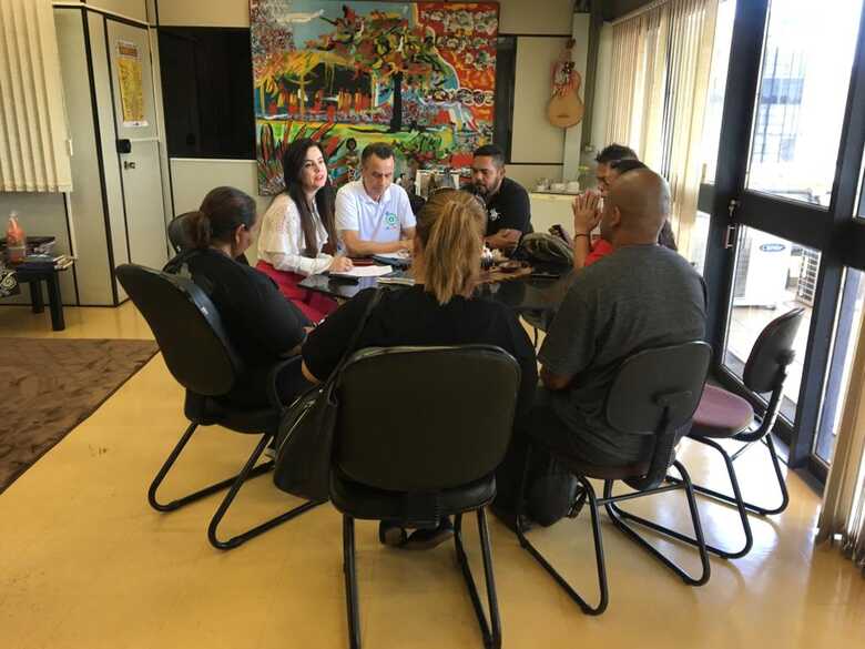 Presidente da FCMS Mara Caseiro e Presidente da Lienca CG, Eduardo Neto, em reunião com a diretoria dos respectivos órgãos