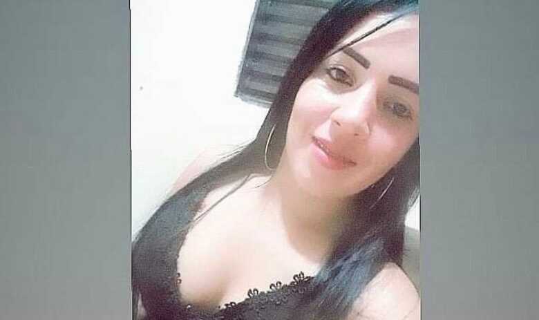 Viviane Lopes Cardoso, 23 anos