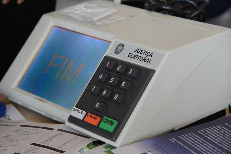 Est&atilde;o inscritos tr&ecirc;s t&eacute;cnicos individuais e cinco equipes, que ter&atilde;o at&eacute; sexta-feira (29) para tentar burlar o hardware ou o software da urna eletr&ocirc;nica