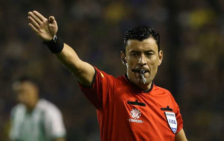 o árbitro chileno Roberto Tobar, escalado para a final da Libertadores