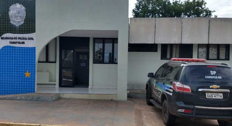 Sobrinho presta serviços como segurança e usou o cassetete do trabalho para cometer a agressão