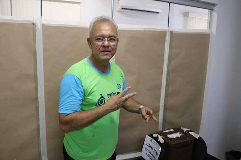 Chiquinho é reeleito para presidência do Sindifiscal