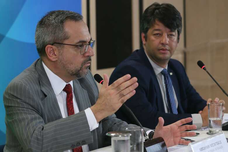 65% dos recursos ser&atilde;o destinados para aquisi&ccedil;&atilde;o de pain&eacute;is solares e o restante para a conclus&atilde;o de obras paradas ou em andamento