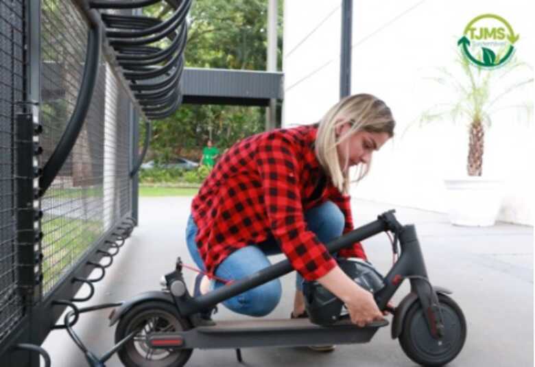 Biciclet&aacute;rio ter&aacute; cobertura em estrutura met&aacute;lica e para atender aos patinetes tamb&eacute;m foram instaladas tomadas