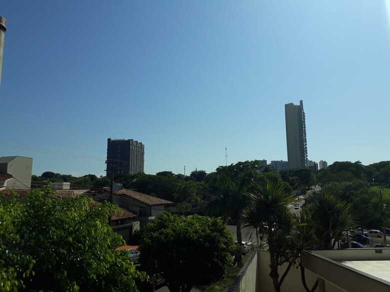Manhã ensolarada na capital registra 28°C