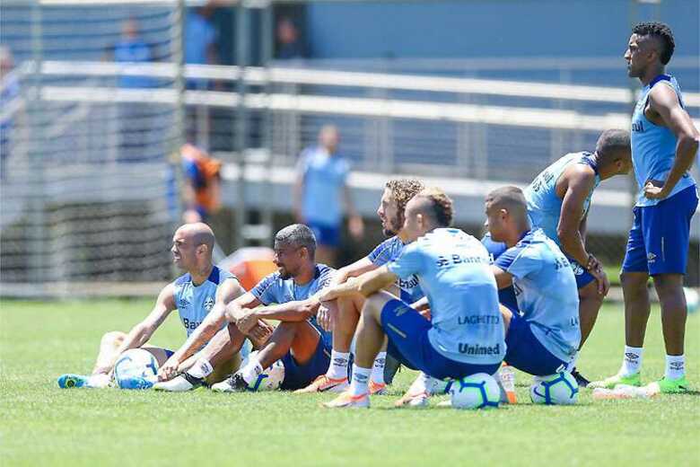 Diante do Grêmio, às 18h15 (MS), em Porto Alegre (RS), o time azul precisa vencer para ultrapassar o Ceará na tabela de classificação