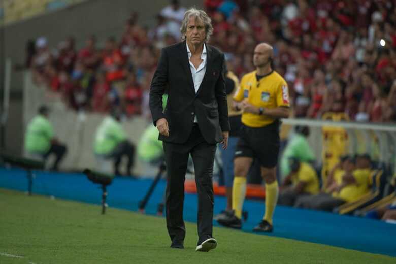 Jorge Jesus confia em sua equipe e acredita que a postura tática é que fará toda a diferença na partida deste sábado (21)