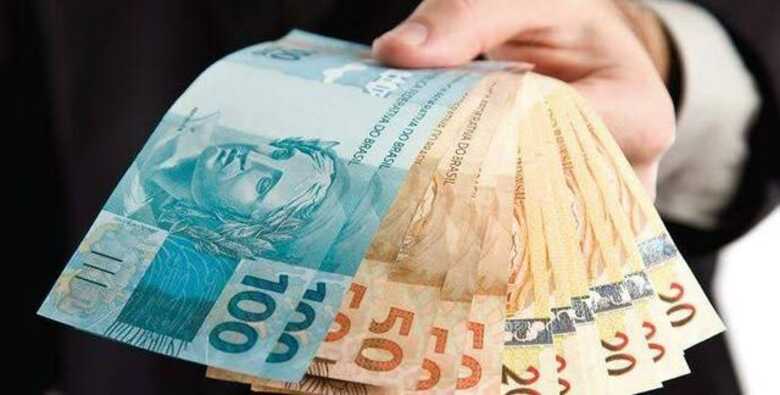 O texto aprovado prevê ainda uma expansão de 2,32% no Produto Interno Bruto (PIB) do Brasil