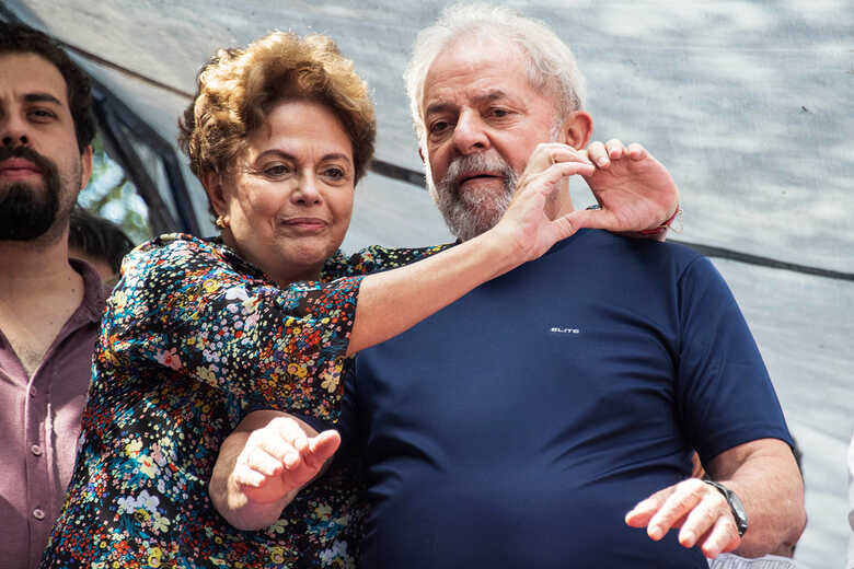 Ex-presidentes Dilma e Lula