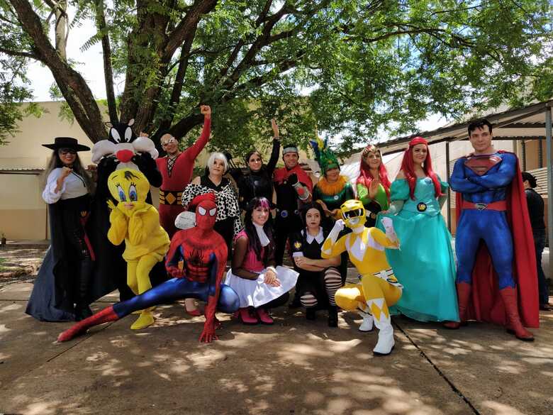 Além da visita, a liga distribuiu mais de 5 mil brinquedos para crianças carentes