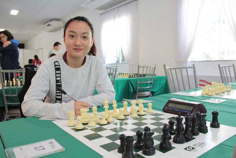 Karoline Aimy Muraoka, medalhista de bronze em xadrez