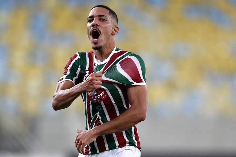 O clube adquiriu 50% dos direitos econ&ocirc;micos do jogador