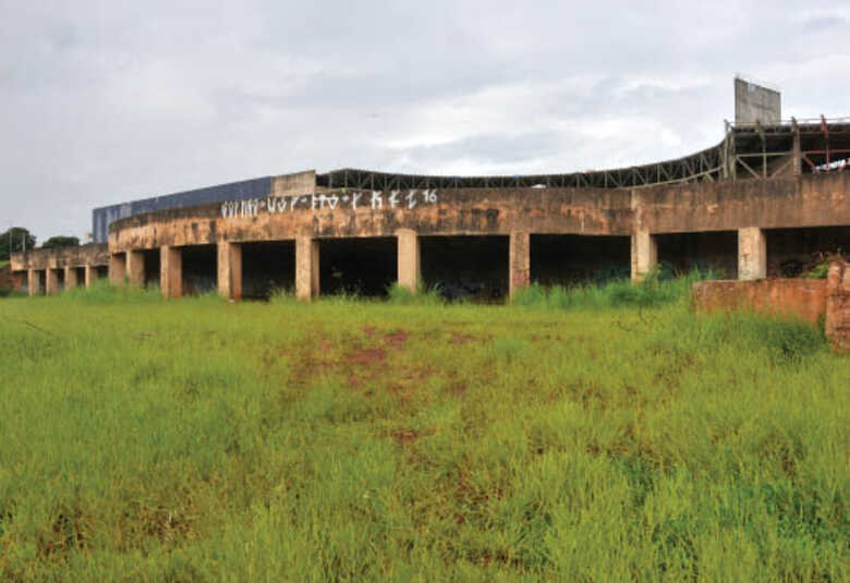 Obra inacabada no Centro de Belas Artes da capital