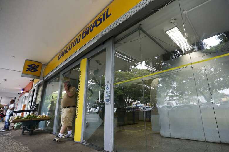 Autorizadas pelo Banco Central (BC) a recolher os dados dos clientes, os bancos de dados v&ecirc;m sido abastecidos desde novembro