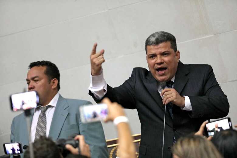 Luis Parra, novo presidente eleito da Assembleia da Venezuela
