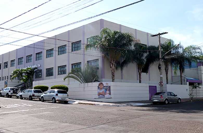 Colégio Adventista do Jardim dos Estados se nega a matricular jovem com síndrome de DiGeorge