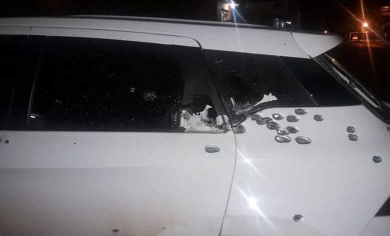 Carro do deputado estadual foi alvejado por tiros na madrugada
