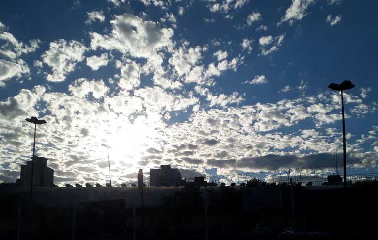 As temperaturas podem oscilar entre a mínima de 21ºC, e máxima de até 33ºC