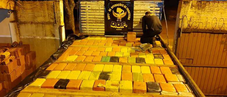 Foram mais de 3 mil quilos somados da droga