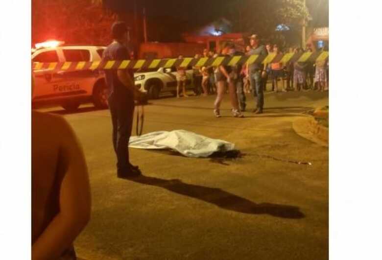 O skatista chegou a ser socorrido e reanimado por uma equipe do Corpo de Bombeiros Militar, mas morreu