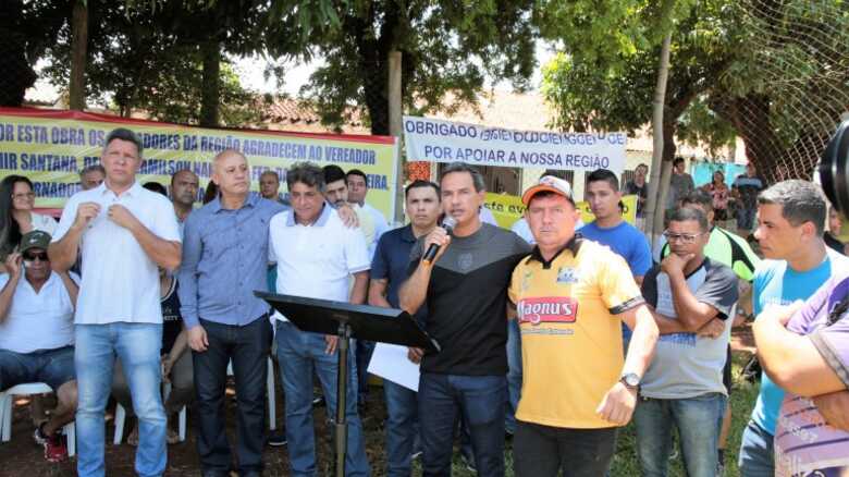 Prefeito Marquinhos Trad participou do evento na pra&ccedil;a