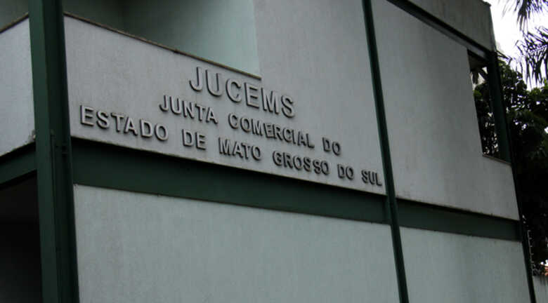 Jucems, na rua Dr. Arthur Jorge, 1376