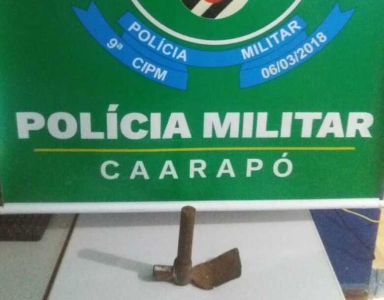 Machadinha usada pelo acusado para ameaçar a vítima