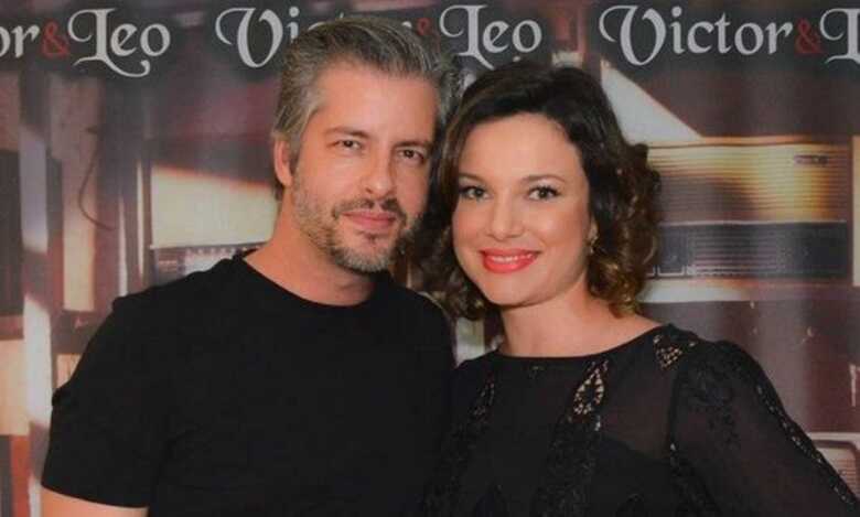 Cantor Victor e ex-mulher Poliana