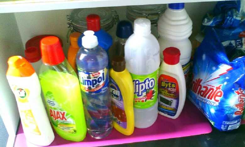 Outros produtos de limpeza apresentam diferenças de preços superiores a 100%