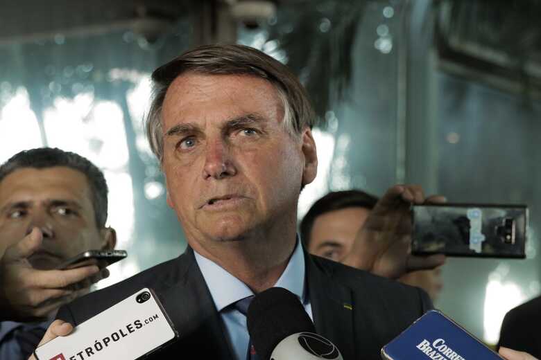 Presidente Jair Bolsonaro falou a respeito das adequações na saída do Palácio da Alvorada