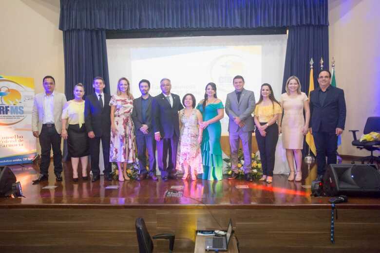 Nova diretoria e conselheiros do CRF-MS
