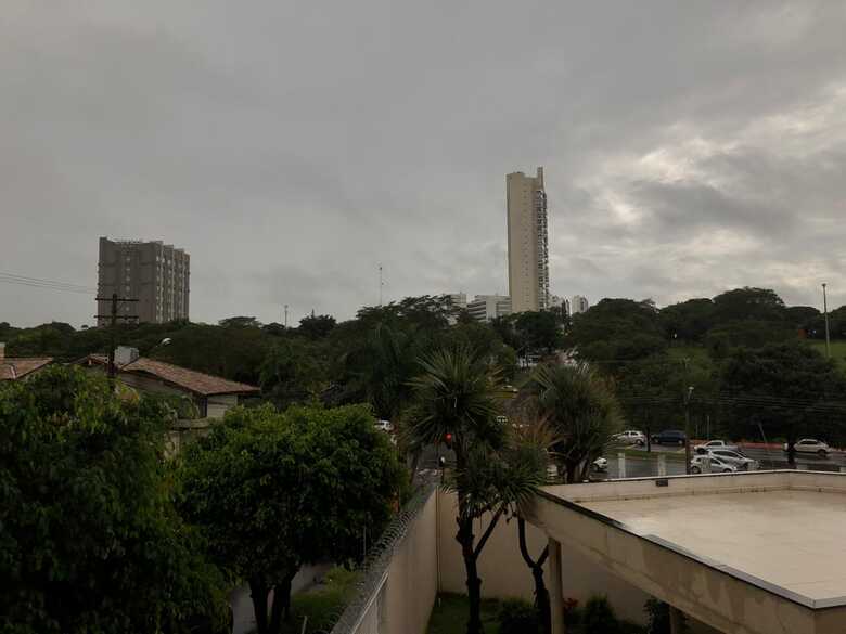 Ventos chegaram a máxima de 60 km/h