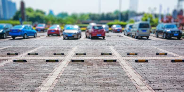 Recentemente, um carro foi roubado dentro do estacionamento de uma unidade do Comper