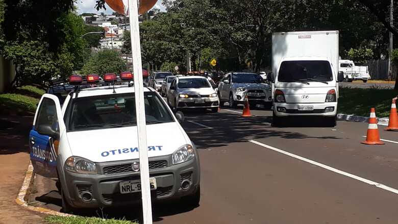 Quem precisou trafegar pelo trecho da avenida enfrentou lentidão