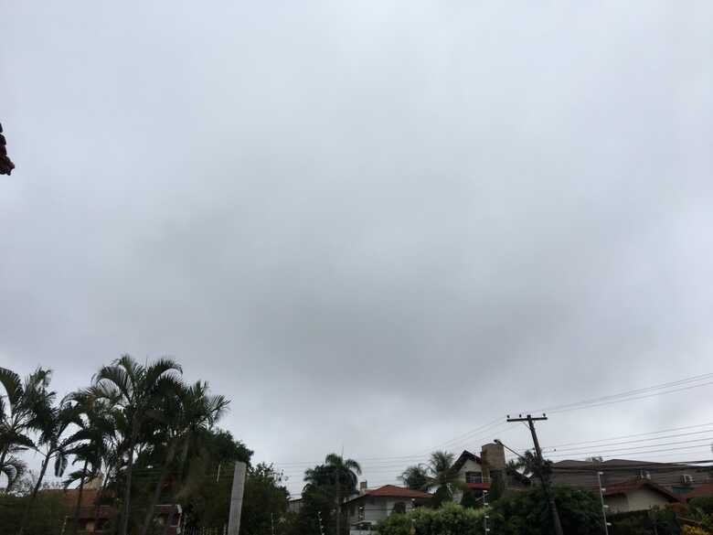 Campo Grande terá condições de céu com muitas nuvens e pancadas de chuva com trovoadas isoladas