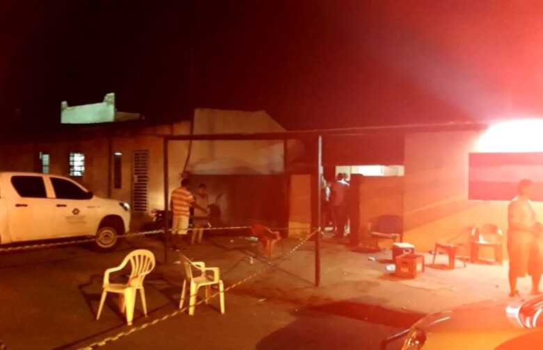 Vítima comemorava aniversário com amigos quando foi atingido