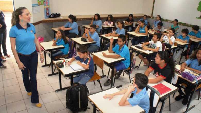 Todas as 202 unidades já começaram receber, desde o mês passado, os kits escolares e os uniformes de verão