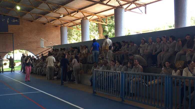 O evento aconteceu na Escola Municipal Elpidio Reis, que fica no bairro Mata do Jacinto