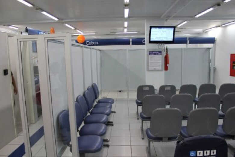 Medida também suspendeu o funcionamento de casas noturnas e de festas