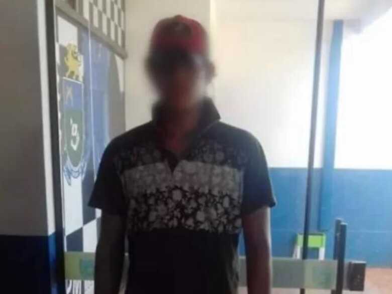 Suspeito de ter ateado fogo em &ocirc;nibus por vandalismo foi preso em casa pela pol&iacute;cia