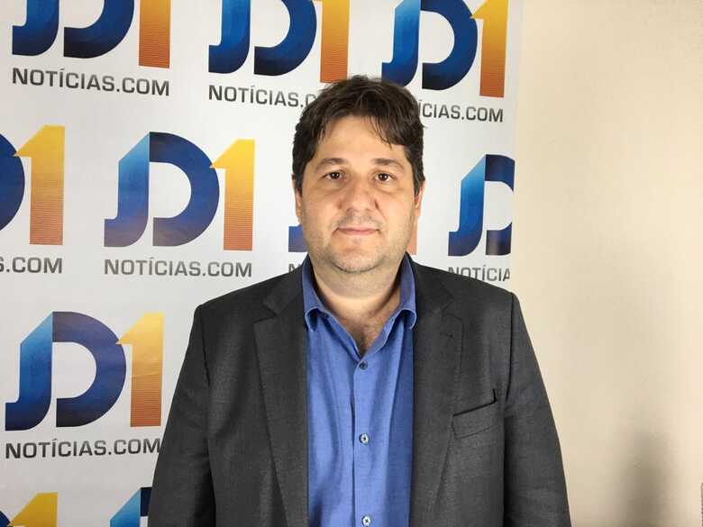 O secret&aacute;rio da Sesau, Jos&eacute; Mauro Filho, durante entrevista