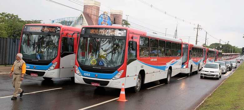 Os carros v&atilde;o circular em tr&ecirc;s turnos