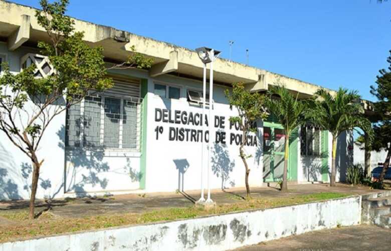 Autor foi levado para a Delegacia de Pol&iacute;cia Civil de Corumb&aacute;