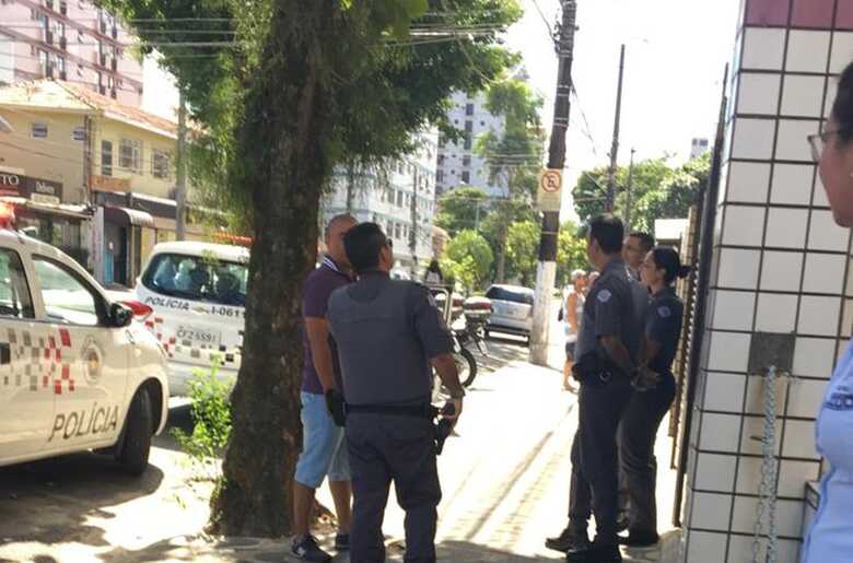 A Pol&iacute;cia Militar foi acionada ap&oacute;s o acidente no pr&eacute;dio