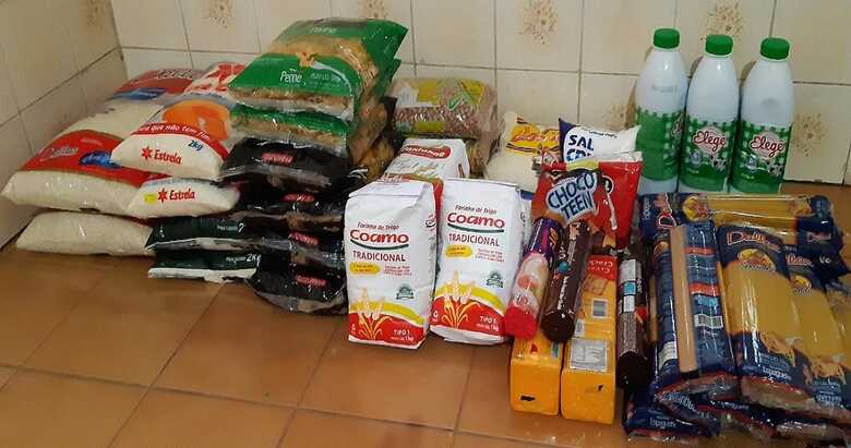 Remessa de alimentos encaminhados para doação nesta sexta-feira