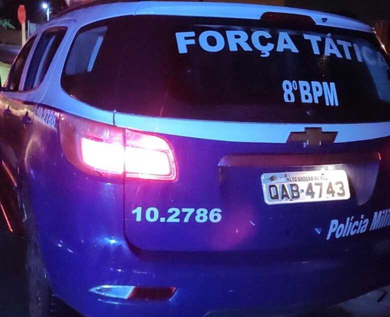 A For&ccedil;a T&aacute;tica do 8&deg; da Pol&iacute;cia Militar foi acionada atrav&eacute;s de den&uacute;ncia an&ocirc;nima para atender o caso